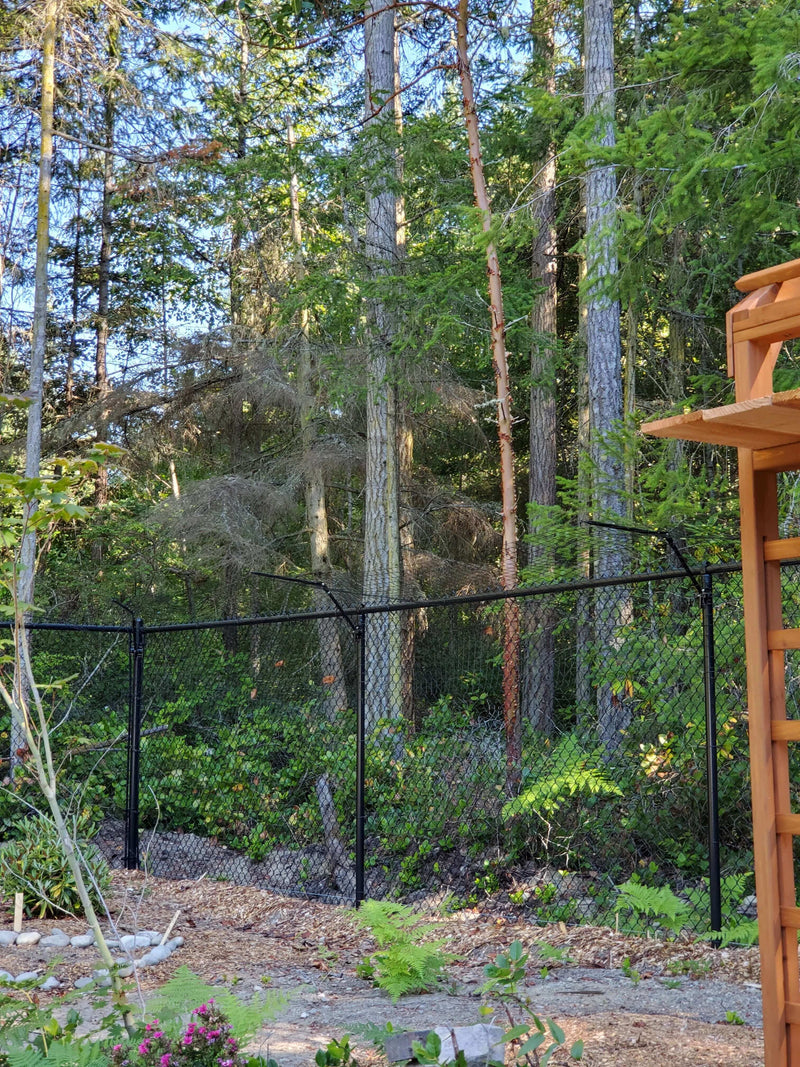 6ft tall chain link fence with anti climb cat arms by purrfect fence